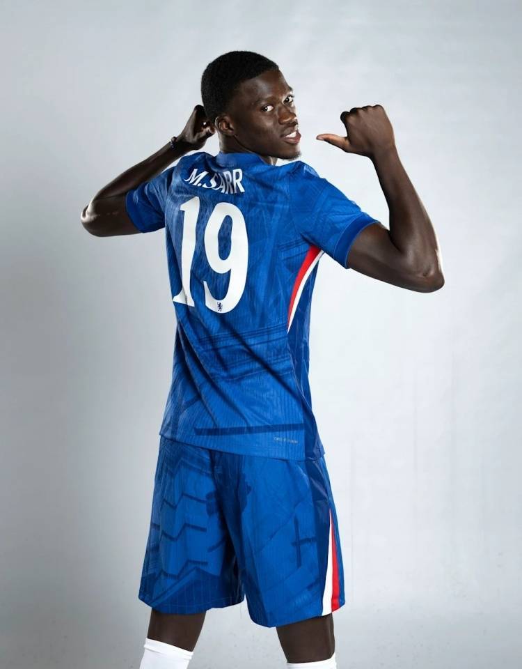 切尔西官方：新援后卫马马杜-萨尔将身披19号球衣